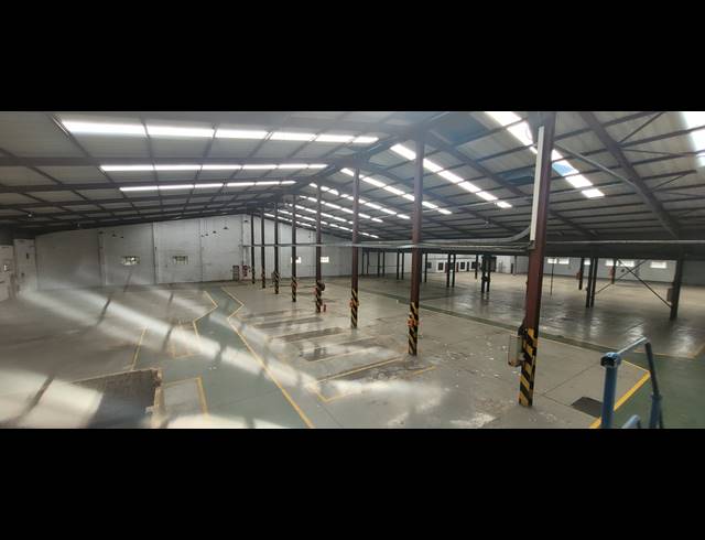 4,550M² WAREHOUSE TO LET IN ROBERTVILLE